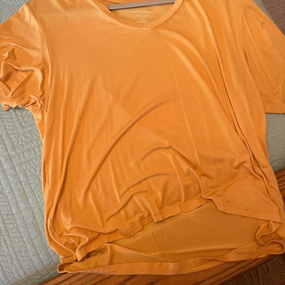 American Eagle Outfitters Vivid Orange Short Sleeve Tee